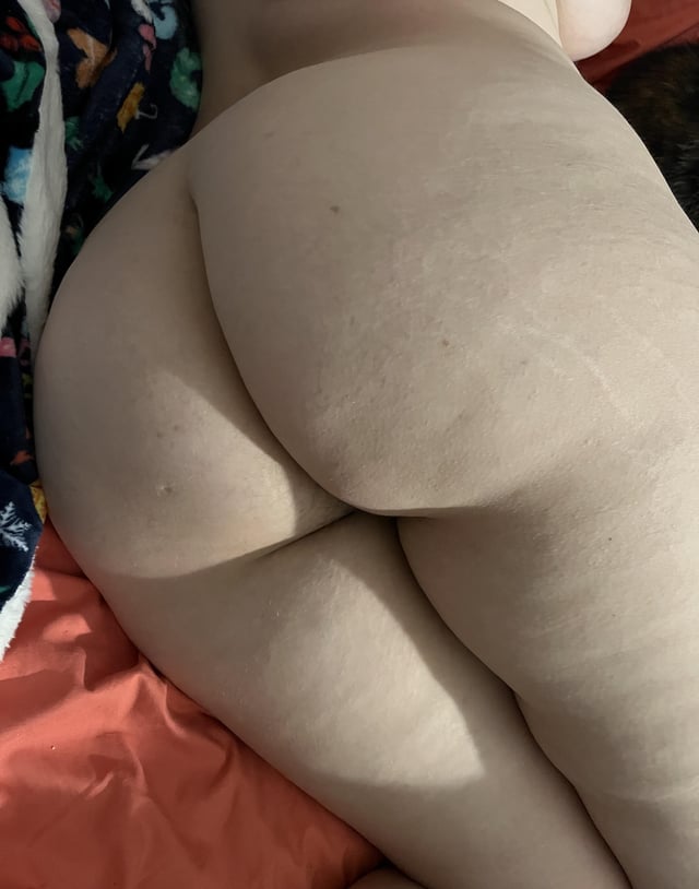 hope i can brighten your morning with my big booty